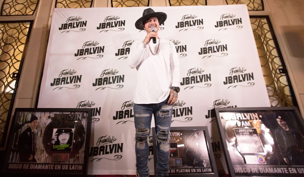 J Balvin RIAA Diamante. Photo credit Enrique Botello. 1